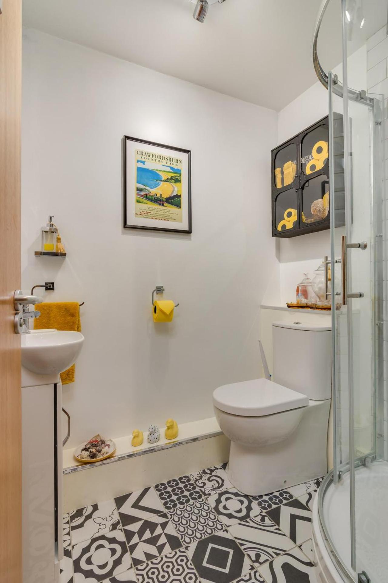 Holiday home Beautiful 4 Bedroom Townhouse Minutes From Centre Belfast