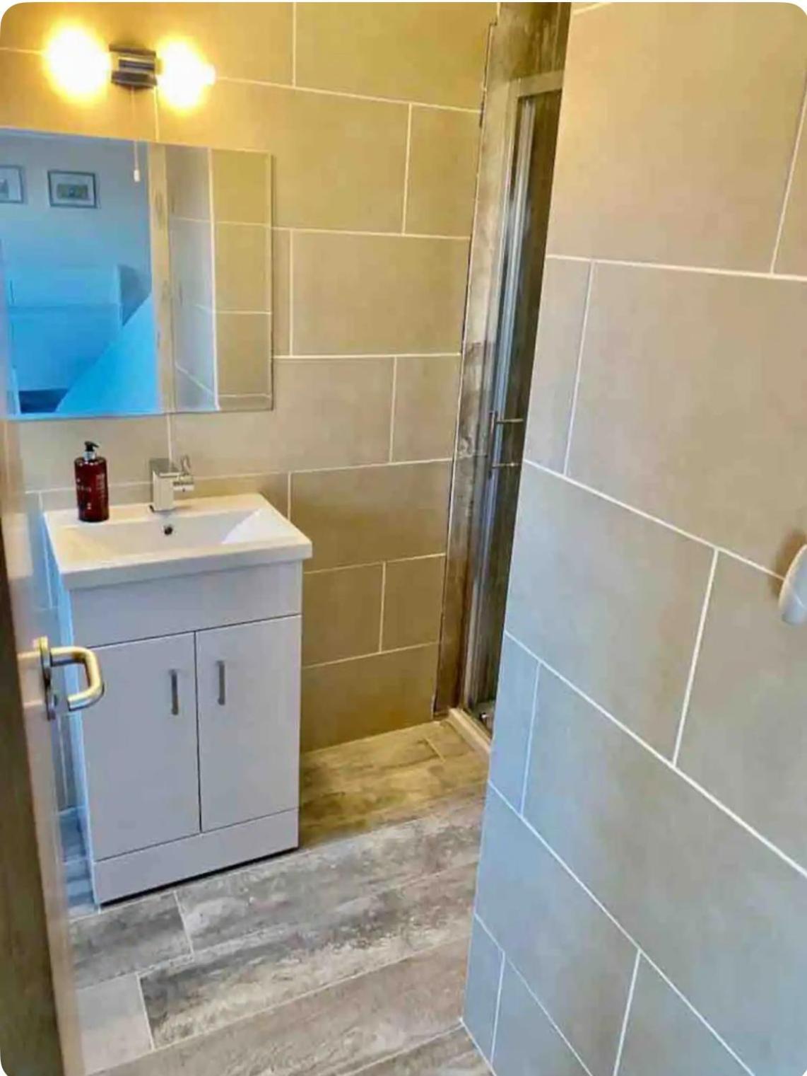 Holiday home Beautiful 4 Bedroom Townhouse Minutes From Centre *