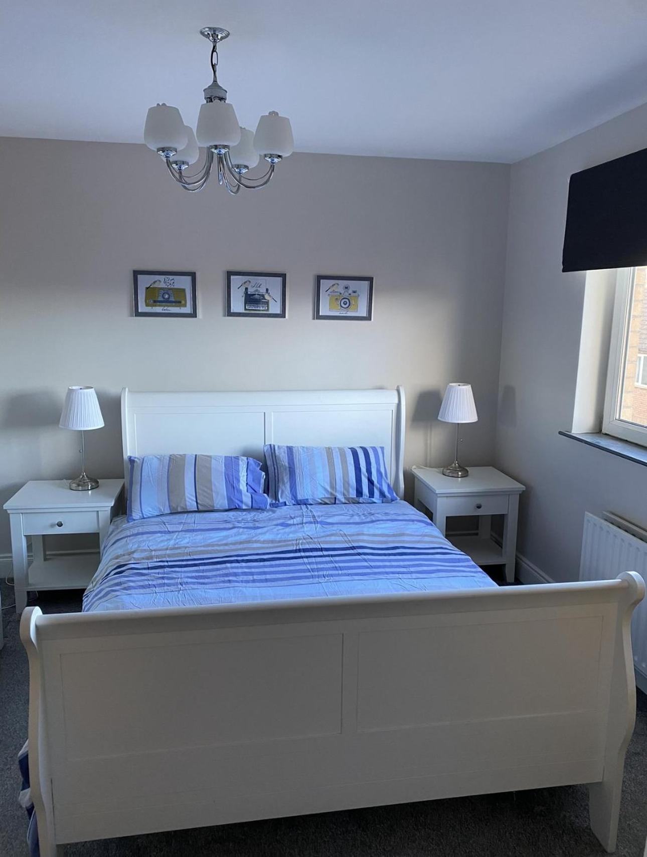 Beautiful 4 Bedroom Townhouse Minutes From Centre *