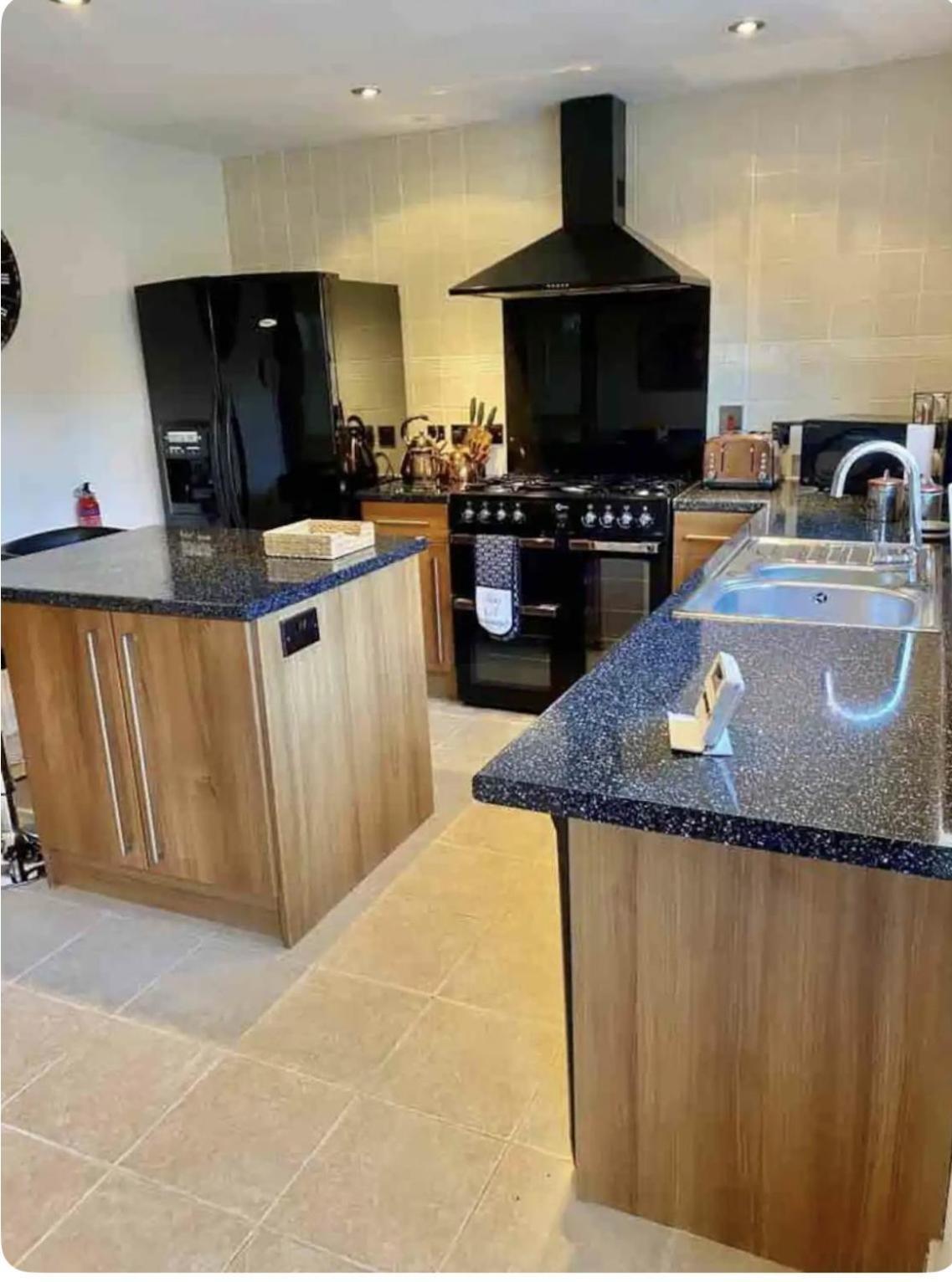 Beautiful 4 Bedroom Townhouse Minutes From Centre Holiday home Belfast